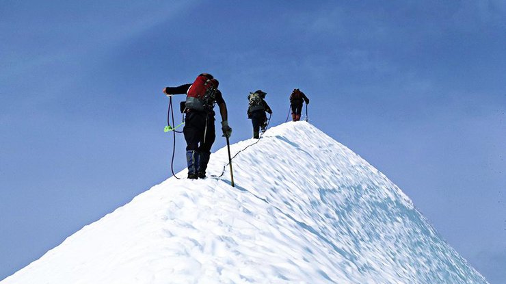 Испанец покорил Эверест за рекордное время