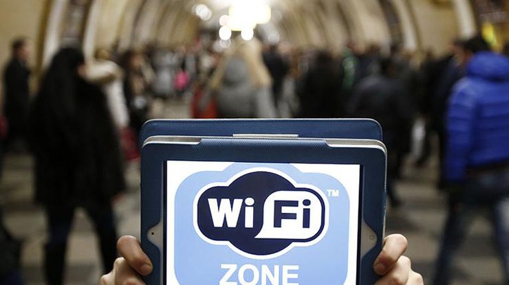  В киевском метро приостановили монтаж бесплатного Wi-Fi