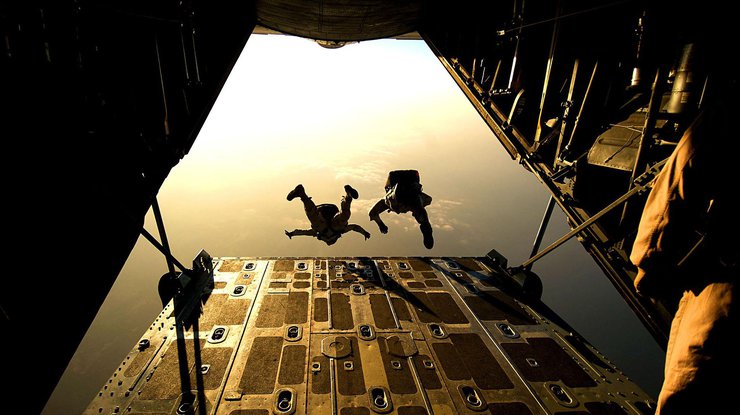 В США военный погиб из-за нераскрывшегося парашюта 
