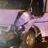 В Киеве фургон врезался в автомобиль дорожной службы: опубликованы жуткие последствия 