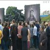 Петр Порошенко открыл фотовыставку ко Дню памяти и примирения