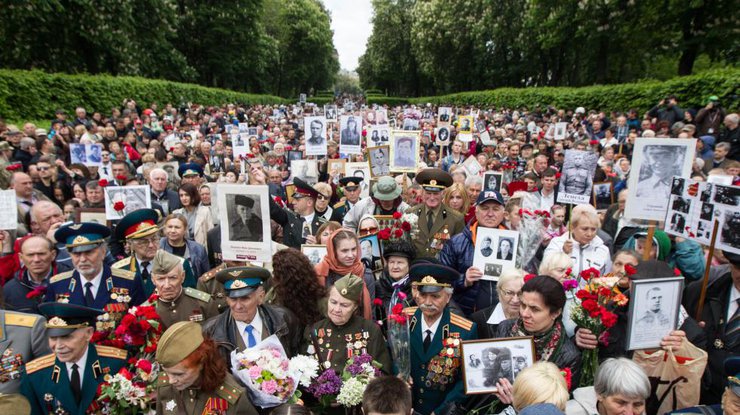 Украина отметила 72-ю годовщину победы над нацизмом во Второй мировой войне
