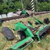 Ужасная авария: поезд "разорвал" авто на части (фото)