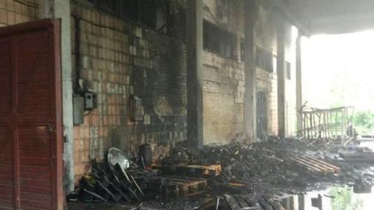 В Киеве на ВДНХ произошел масштабный пожар