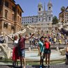 В Риме запретили купаться и есть возле фонтанов