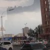 В небе над Китаем засняли "летающий город" (видео)