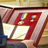 Порошенко присвоил  Михаилу Жизневскому звание Героя Украины