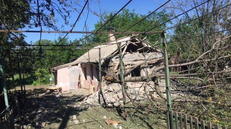 Война на Донбассе: боевики обстреляли жилой сектор Ольгинки
