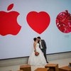 В Сингапуре молодожены сделали свадебную фотосессию в магазине Apple (фото)