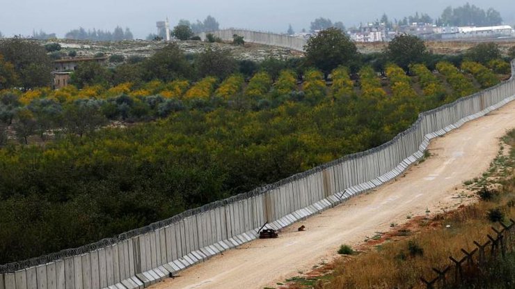 В Турции построили стену на границе с Сирией