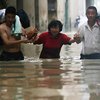 В Китае от наводнения пострадали 220 тысяч человек (видео) 