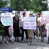 На Харківщині люди протестують проти знищення худоби на підприємстві