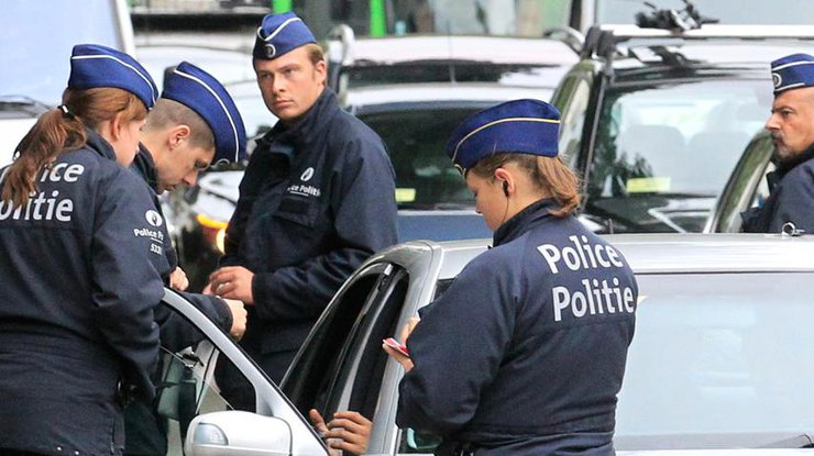 В Брюсселе водитель авто пытался наехать на полицейских