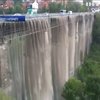 У Кам'янці-Подільському злива перетворила міст на водоспад