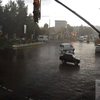 Буревій в України: у Кам'янець-Подільському злива затопила історичний міст