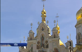 Троицу в Киево-Печерской лавре отметили тысячи людей