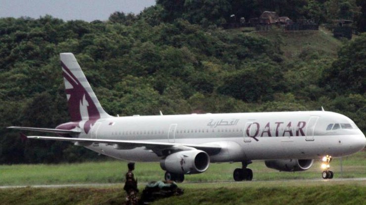 ОАЭ закрыли авиасообщение с Катаром 