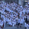 У Парижі 7 тис. людей зібралися на традиційну вечерю у білому