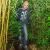 В Великобритании мужчина за 20 лет вырастил во дворе тропический лес (фото)