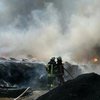 Мощный пожар на складе древесины под Киевом потушили