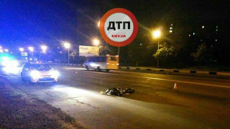 В Киеве автомобиль насмерть сбил женщину-пешехода 