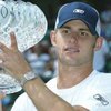 Лучший теннисист мира выбросил все свои трофеи в мусорник