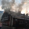  Под Киевом в частном секторе горит ресторан (фото)