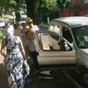 В Ривне горе-мать бросила младенца в запертой машине 