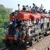 В Индии запустили поезд на солнечных батареях