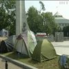 Протестующие в Варшаве разбили палаточный городок