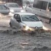 В Стамбуле транспортный коллапс из-за непогоды (видео)