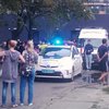 В Киеве возле жилого дома произошла массовая драка (видео) 