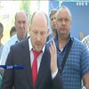 Жители Днепра передали министру юстиции доильный аппарат