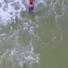 В США рыбак поймал двухметровую рыбу-молота (видео)