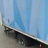 В Кувейте грузовик увяз в расплавленном жарой асфальте