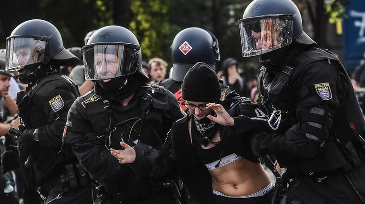Беспорядки в Гамбурге: полицейские начали спецоперацию 