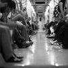 "Ужасающее зрелище": токийское метро в час-пик (видео) 