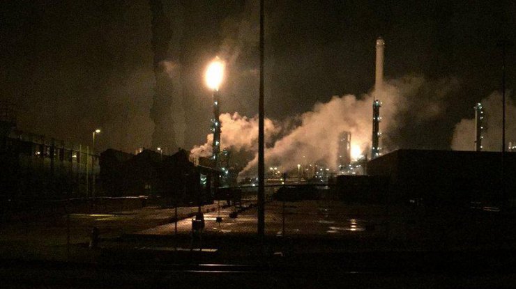 Пожар на заводе в Роттердаме / Фото: кадр из видео 