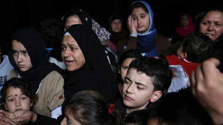 Возле Румынии задержали баржу с мигрантами из Ирака