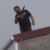 В Стамбуле преступник с крыши обстреливает прохожих (видео) 