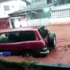 Нищівна повінь: у Сьєрра-Леоне стихія забрала життя понад трьохсот людей (відео)