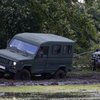 Внедорожник министра обороны Польши застрял в грязи (фото) 