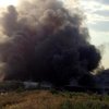 В Днепре горят склады, огонь перебросился на жилые дома (фото) 