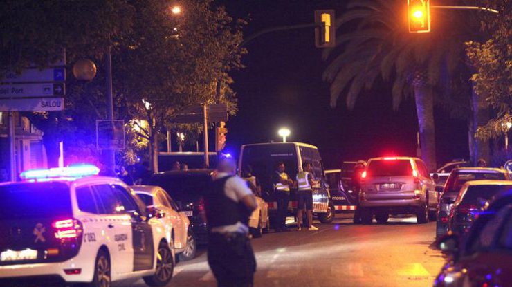 Теракт в Барселоне: полицейские нашли в укрытии террористов вещество "мать Сатаны" 