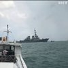У Сингапурі есмінець ВМС США протаранив танкер (відео)