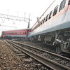 В Индии поезд сошел с рельсов, больше 40 человек пострадали