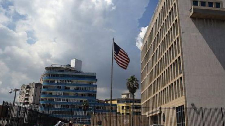 На Кубе 16 американских дипломатов теряют слух от акустической атаки