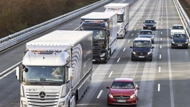 В Великобритании запустят колонны беспилотных грузовиков 
