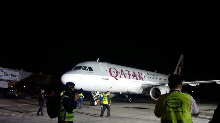 Самолет Quatar Airways впервые приземлился в Украине