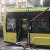 В центре Львова во время движения загорелся трамвай
